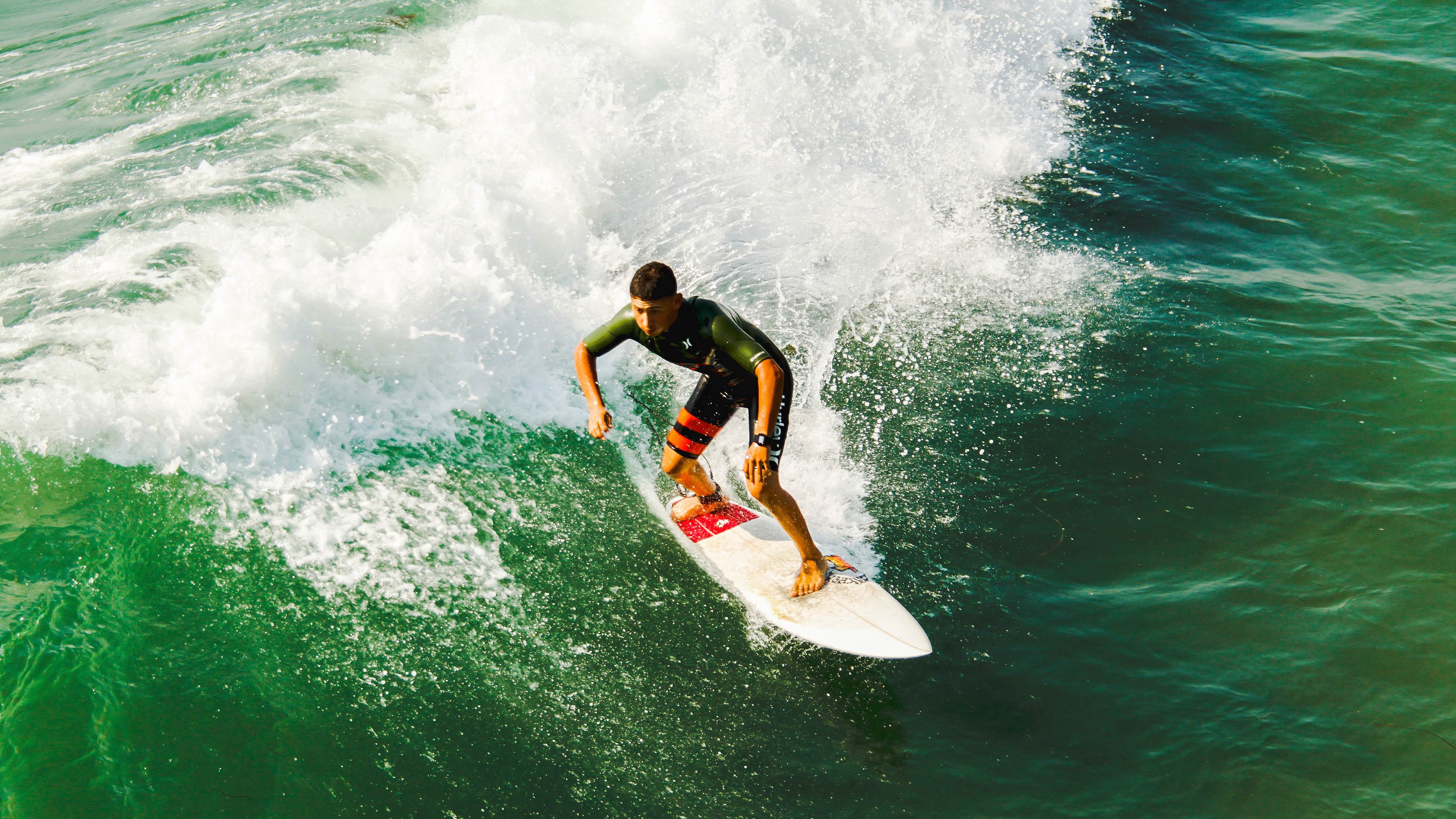 英超逆转奇迹：临门一脚成就传奇！，英超大逆转